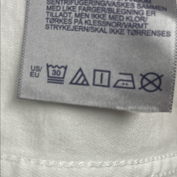 NWOT Women's White Denim Jacket Fitted Silver Buttons Size XS - Picture 10 of 15